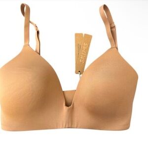 SKIMS Wireless Form T-Shirt Bra in the color "Clay"